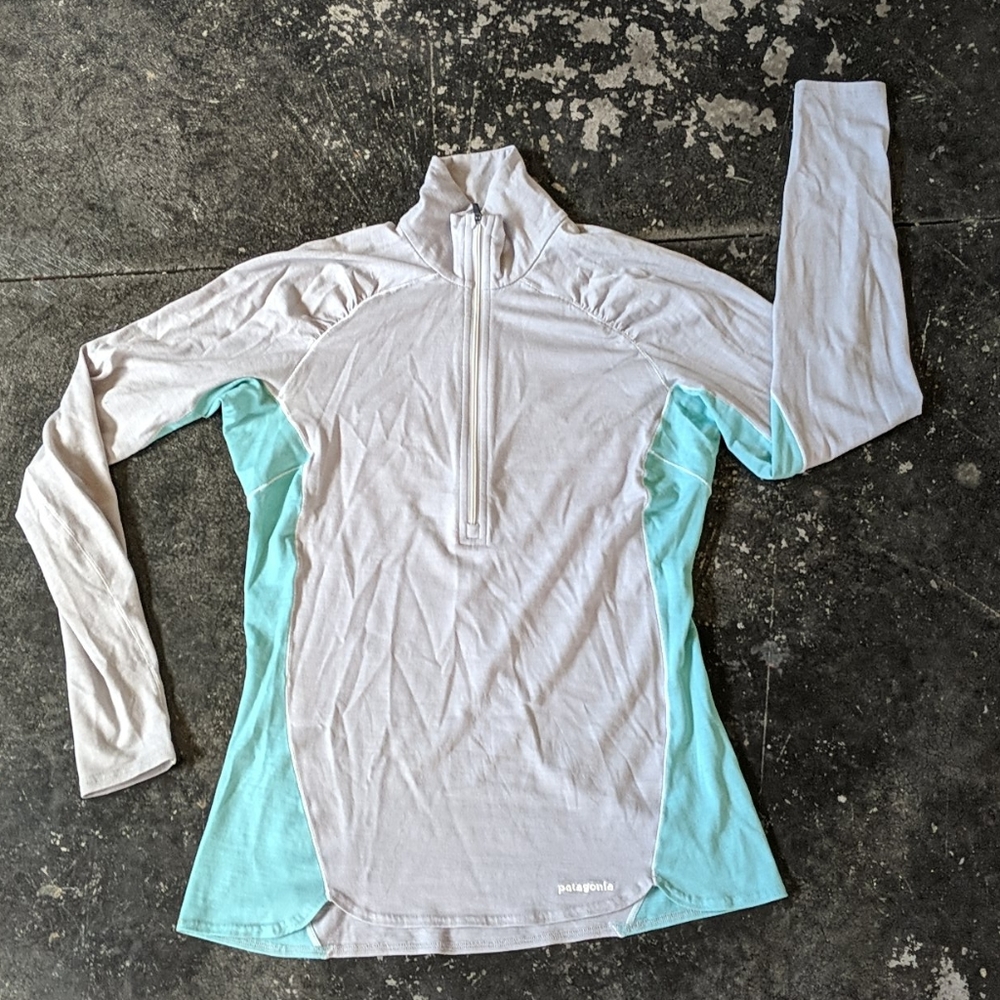 Patagonia Long Sleeve Top - Light Gray and Aqua